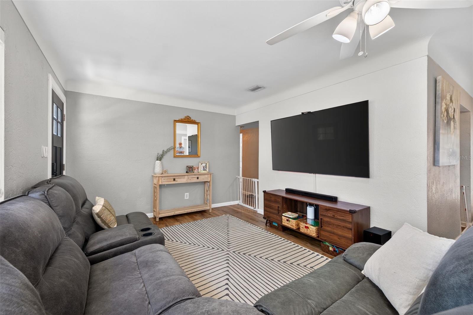 MEADOW LAWN 2ND ADD - Residential