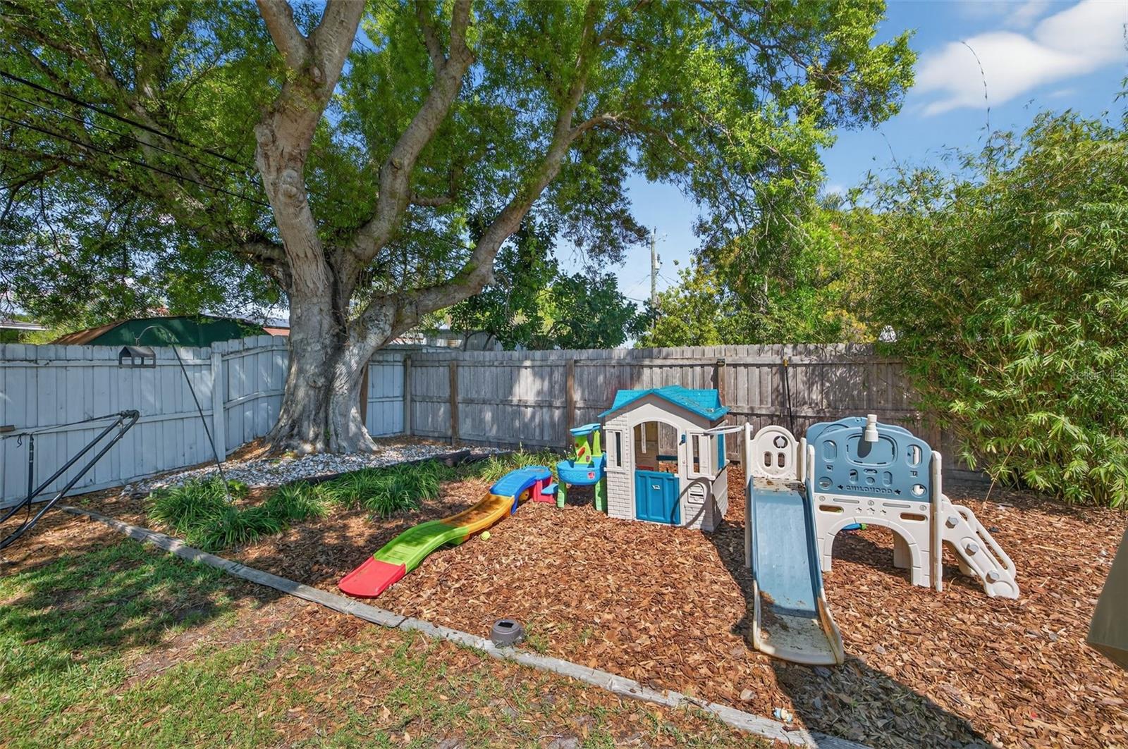 MEADOW LAWN 2ND ADD - Residential