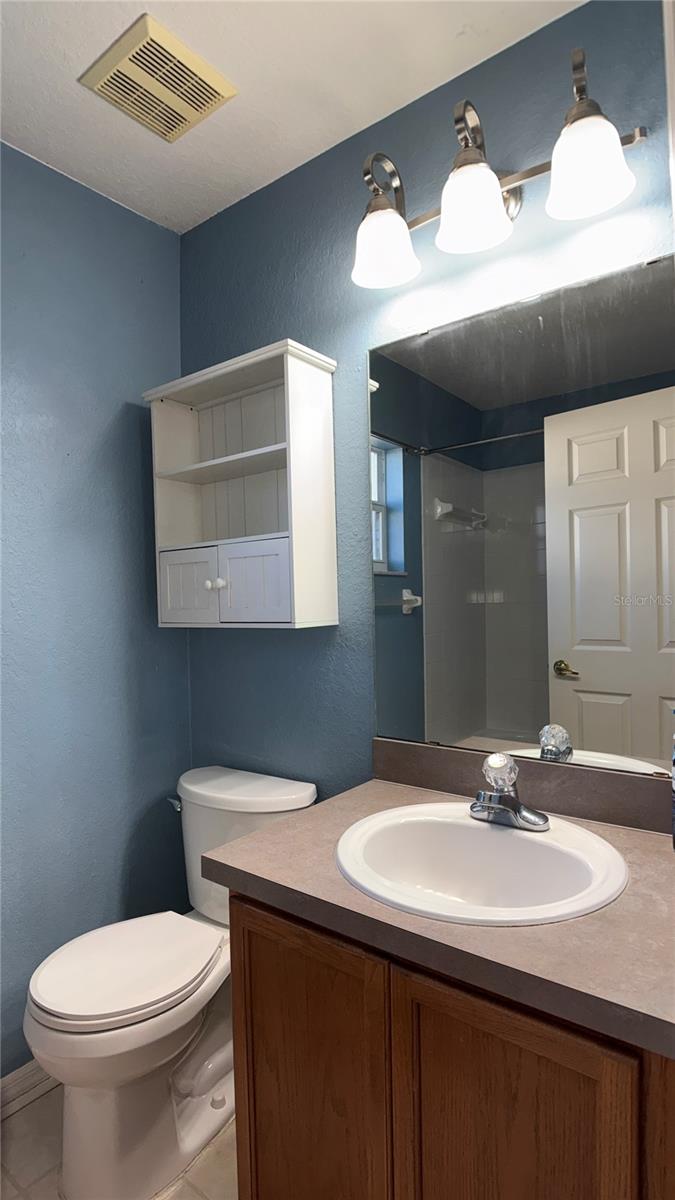 HIGHLAND SQUARE PH 01 - Residential Lease