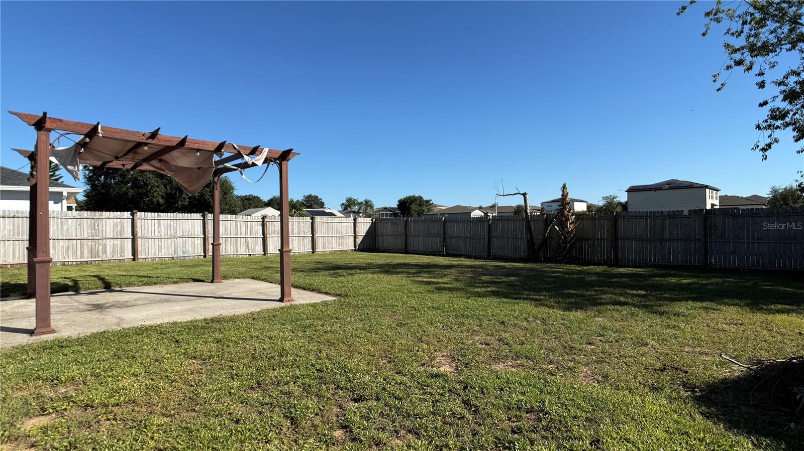 HIGHLAND SQUARE PH 01 - Residential Lease
