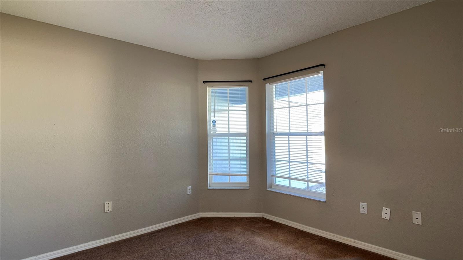 HIGHLAND SQUARE PH 01 - Residential Lease