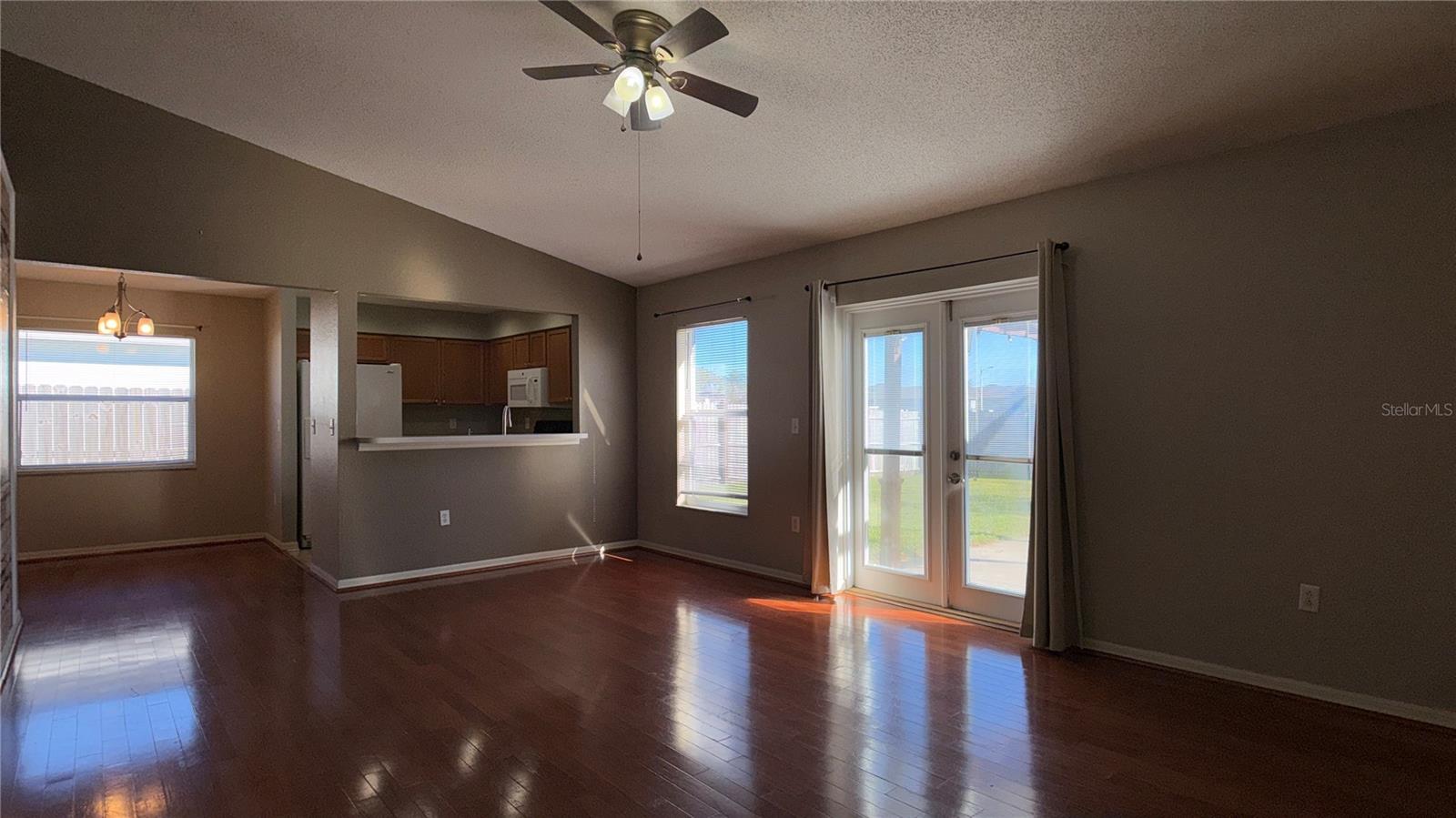 HIGHLAND SQUARE PH 01 - Residential Lease