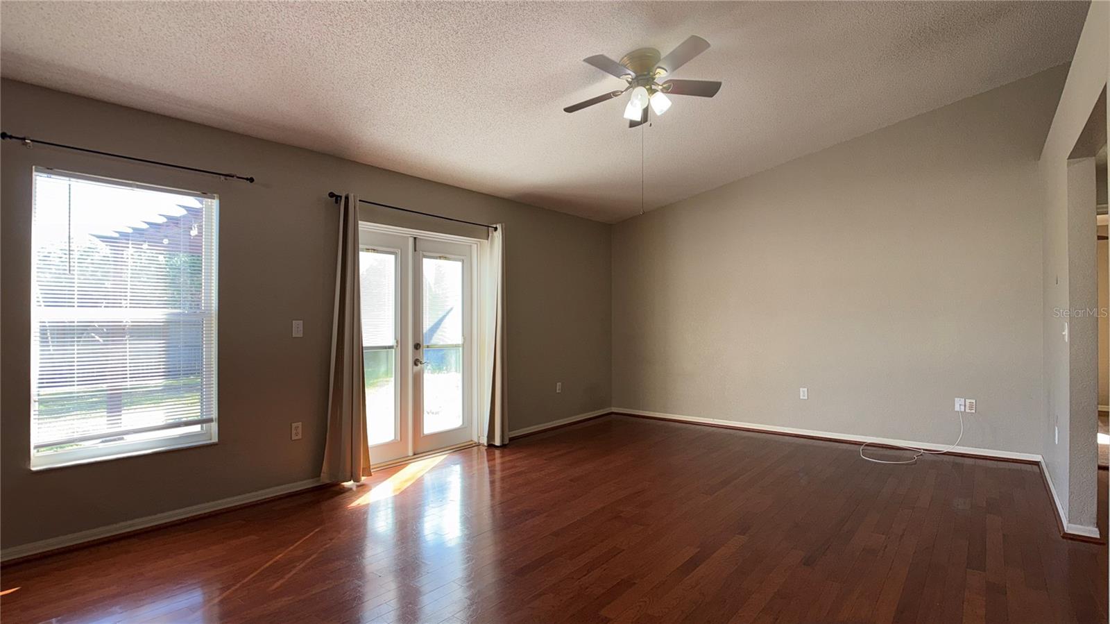 HIGHLAND SQUARE PH 01 - Residential Lease