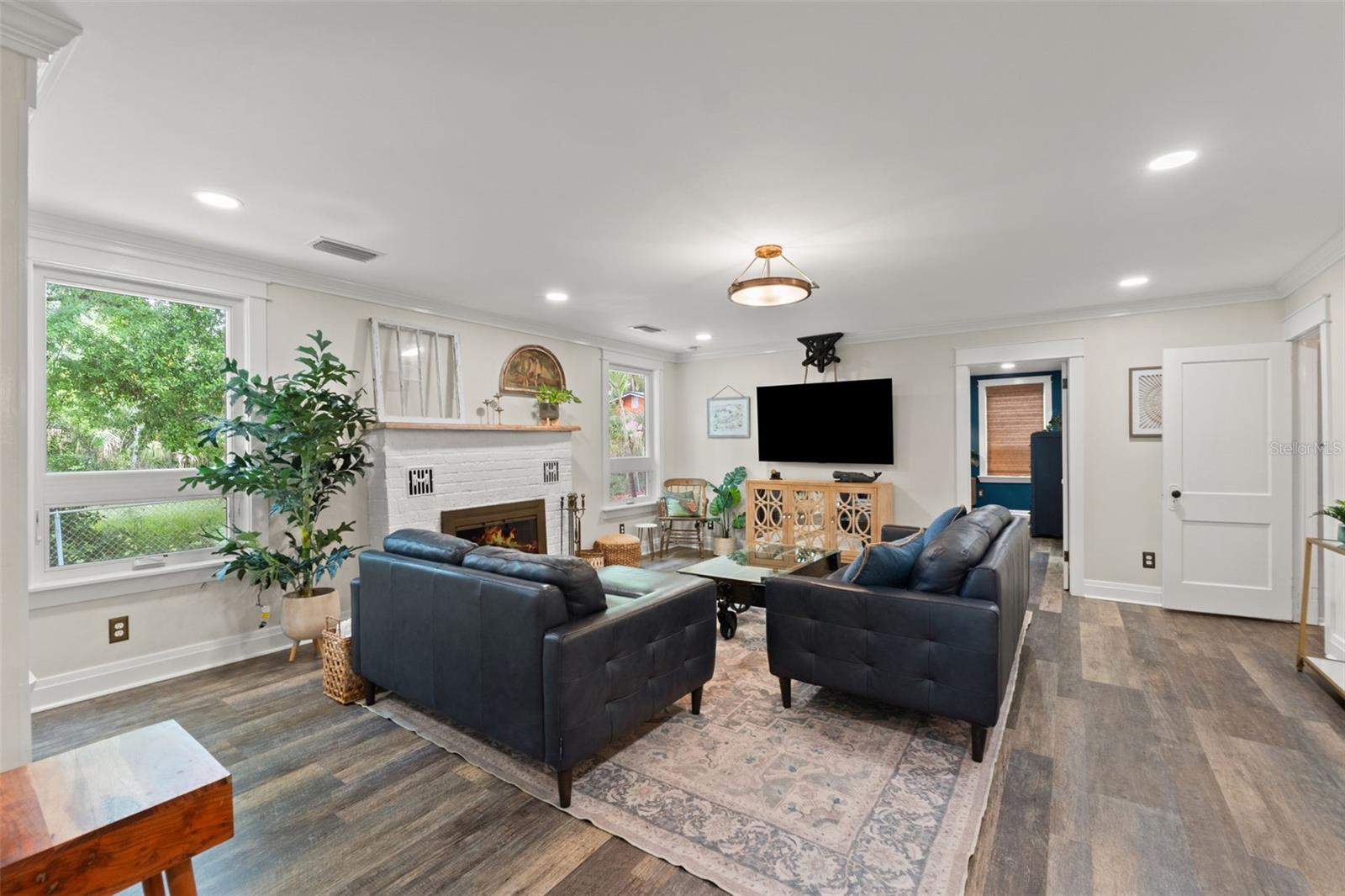 IDLEWILD ON HILLSBOROUGH - Residential