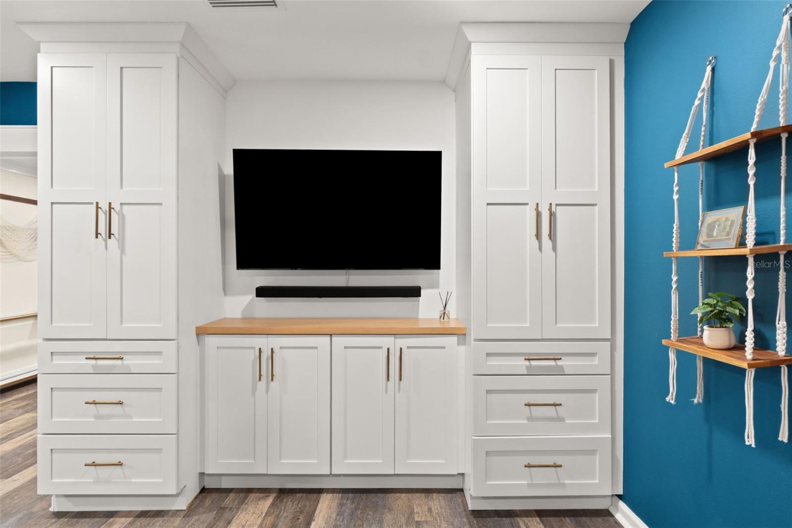 IDLEWILD ON HILLSBOROUGH - Residential