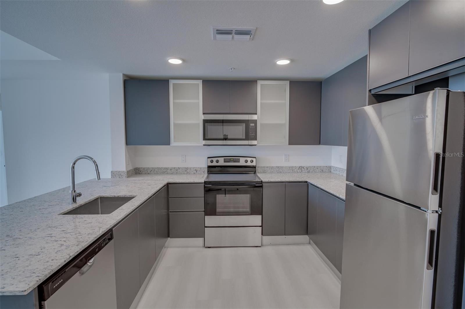 5587 MILLENIA PARK 201