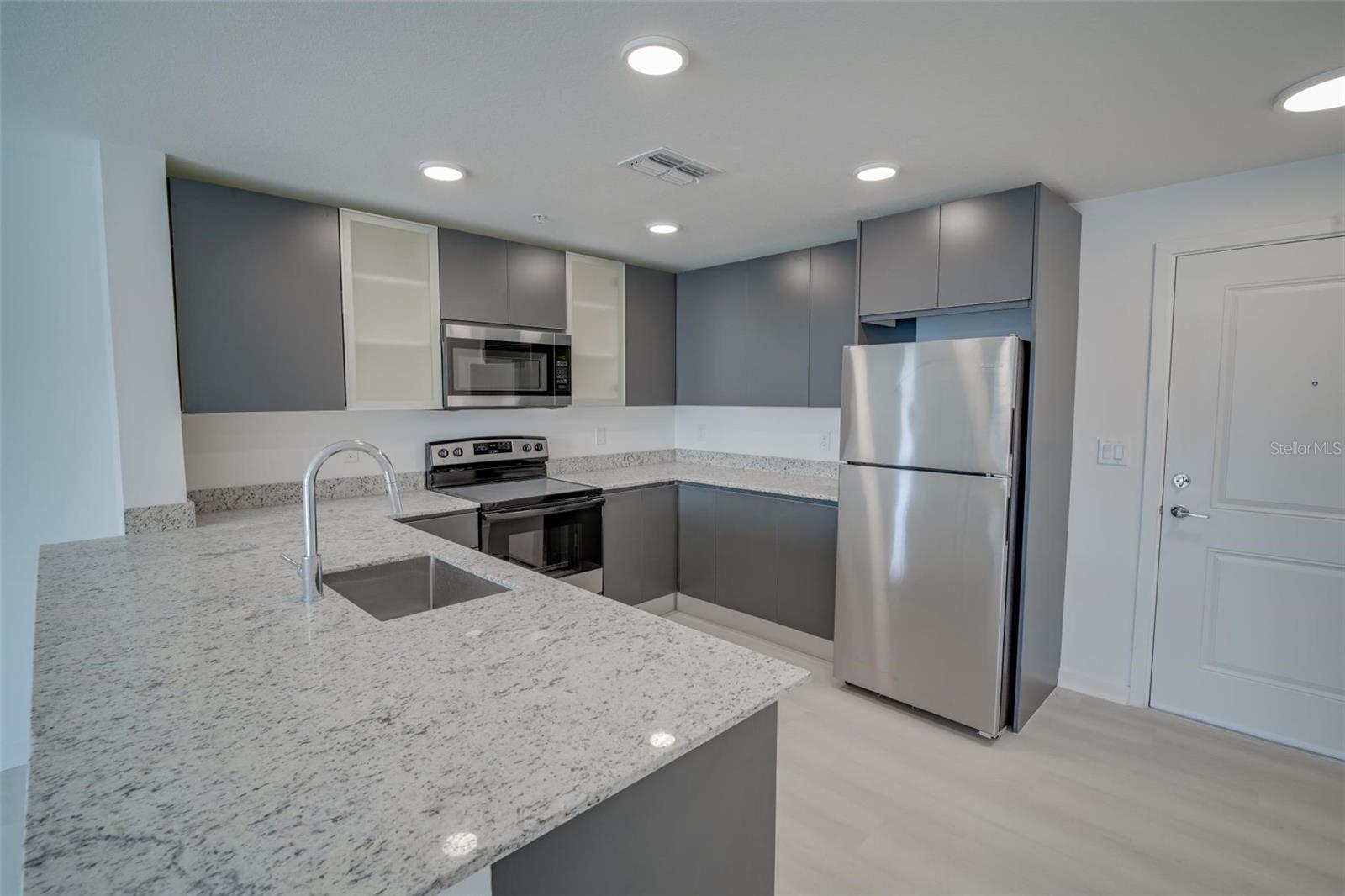 5587 MILLENIA PARK 201