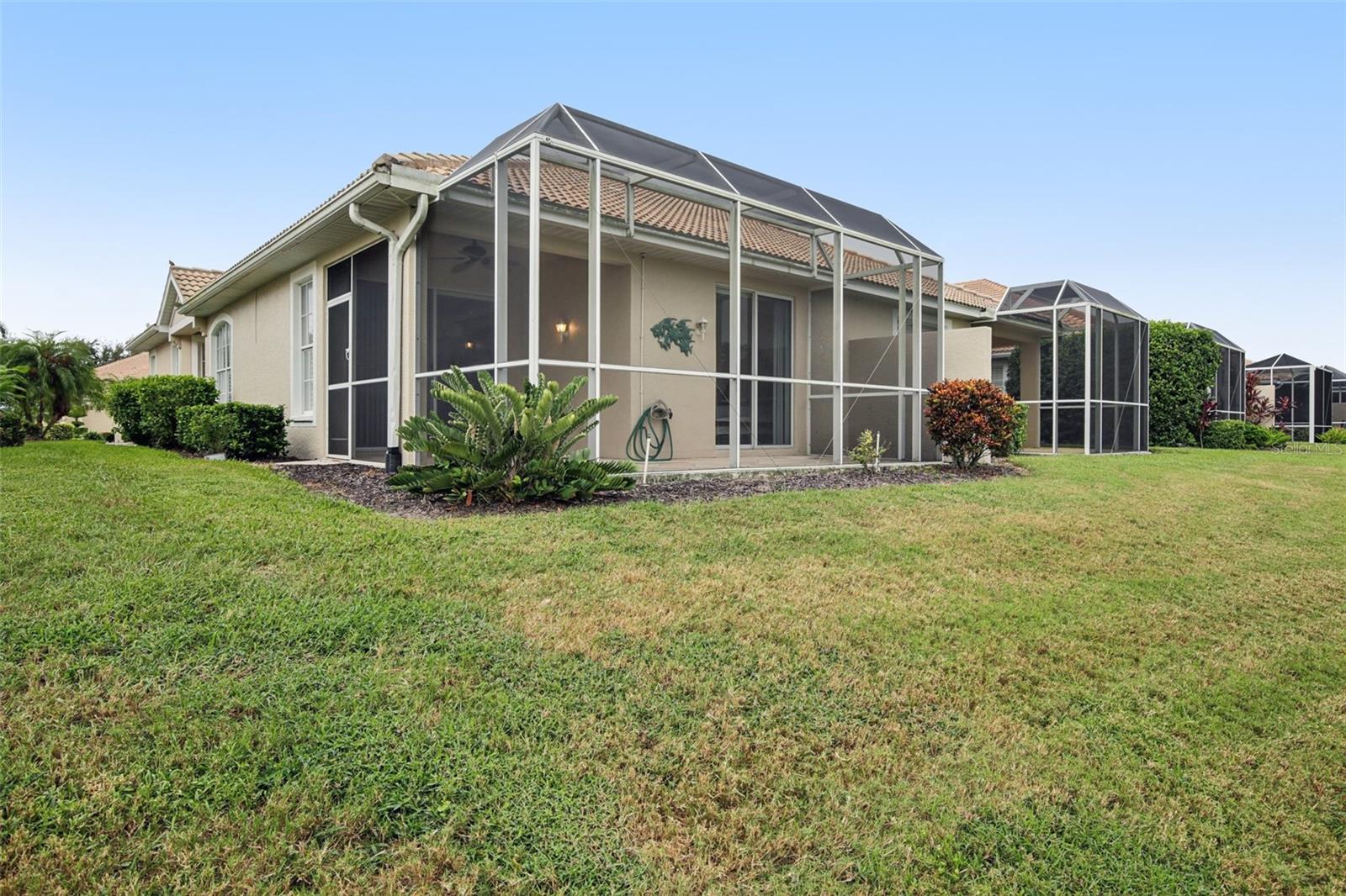 PELICAN POINTE GOLF & COUNTRY CLUB - Residential