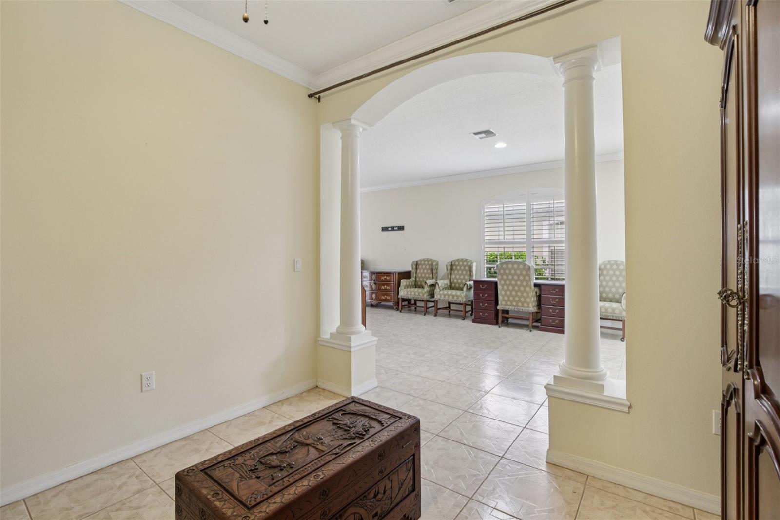 PELICAN POINTE GOLF & COUNTRY CLUB - Residential