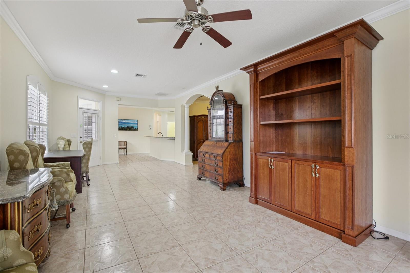 PELICAN POINTE GOLF & COUNTRY CLUB - Residential
