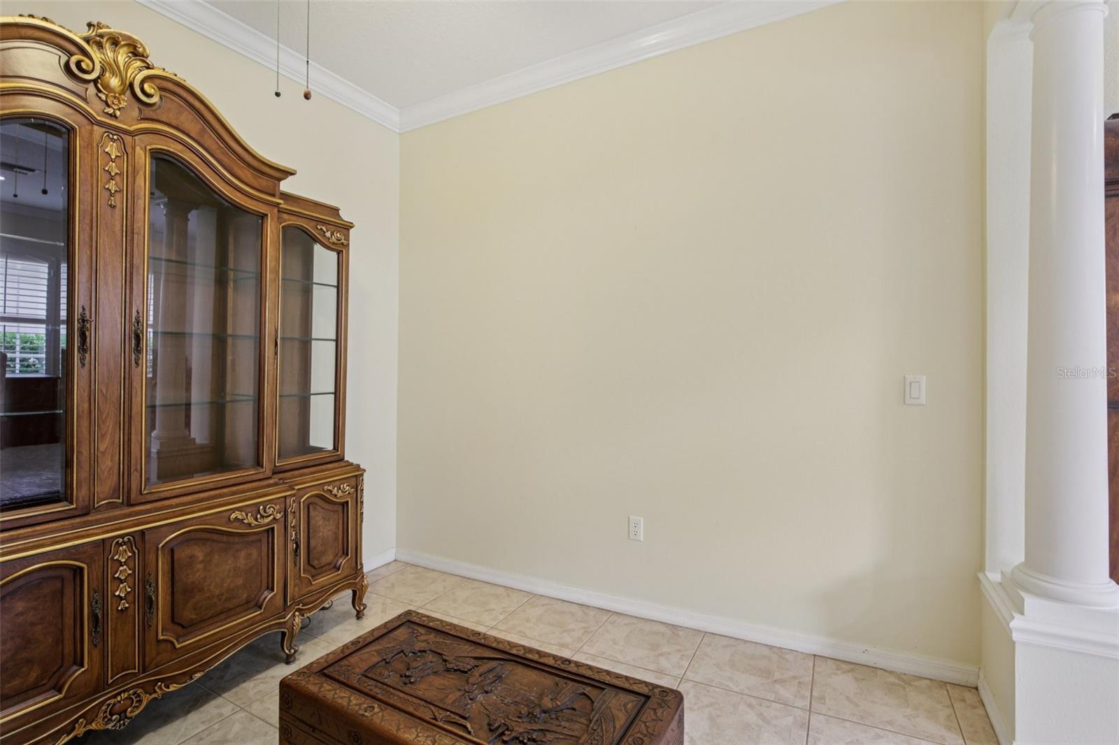 PELICAN POINTE GOLF & COUNTRY CLUB - Residential
