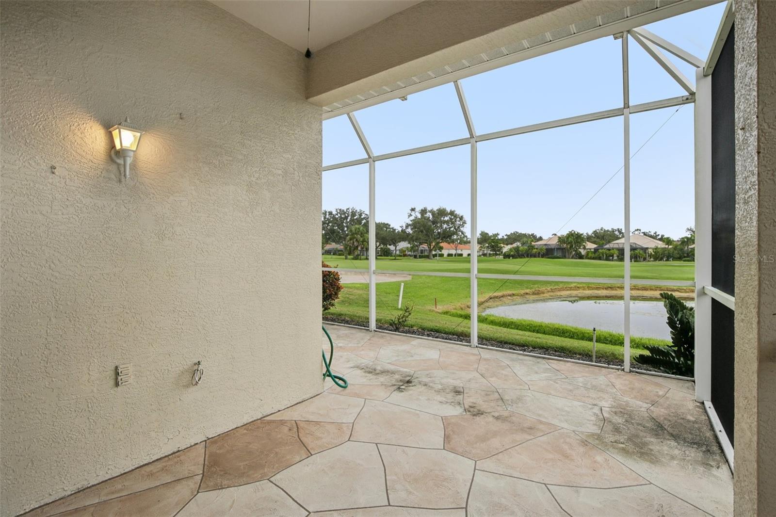 PELICAN POINTE GOLF & COUNTRY CLUB - Residential