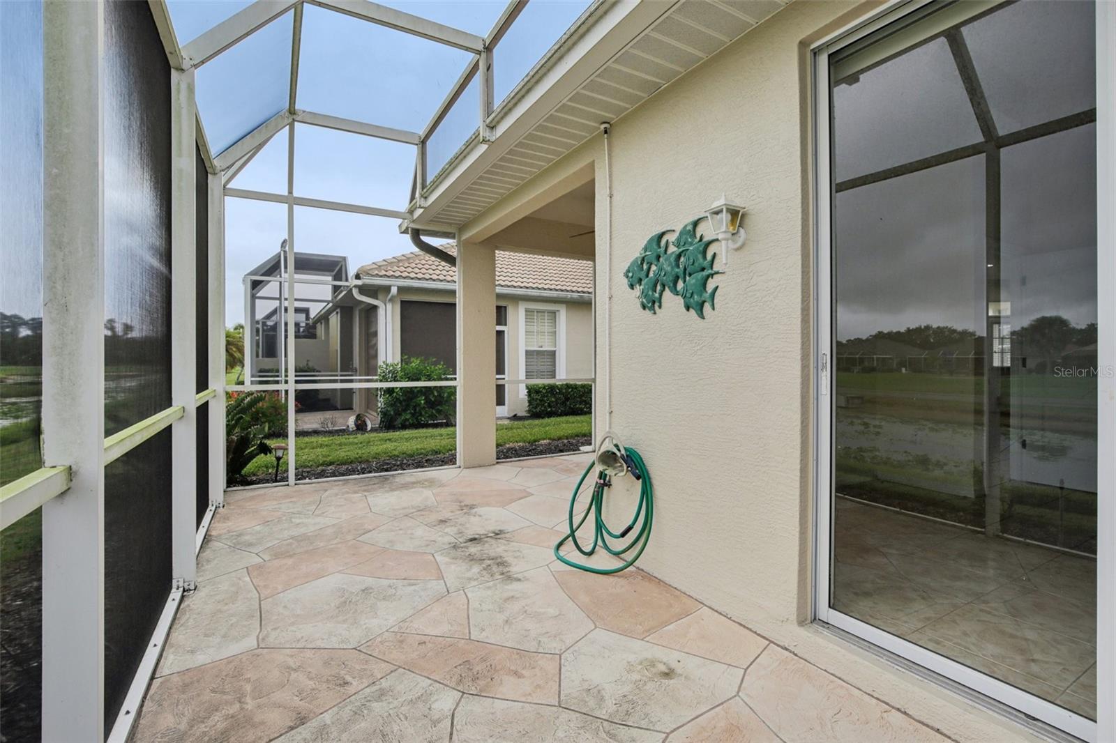 PELICAN POINTE GOLF & COUNTRY CLUB - Residential