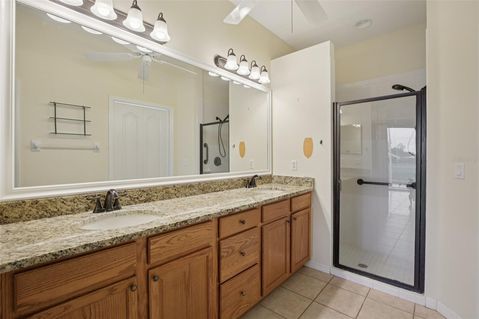 PELICAN POINTE GOLF & COUNTRY CLUB - Residential