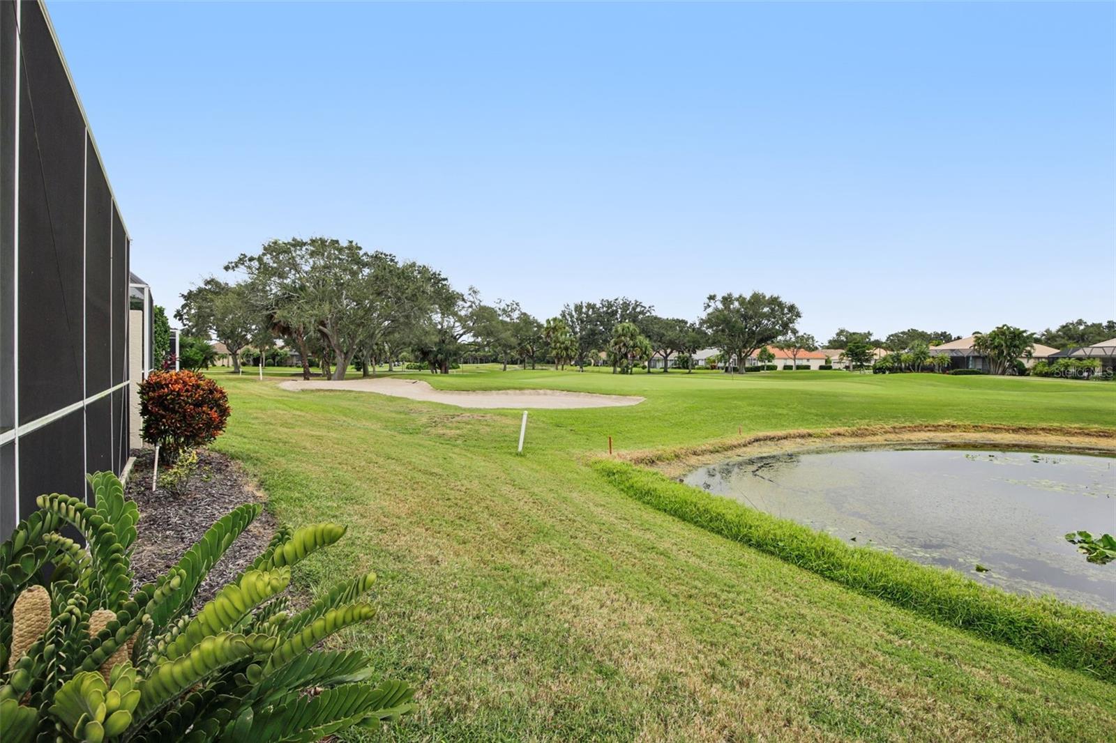 PELICAN POINTE GOLF & COUNTRY CLUB - Residential