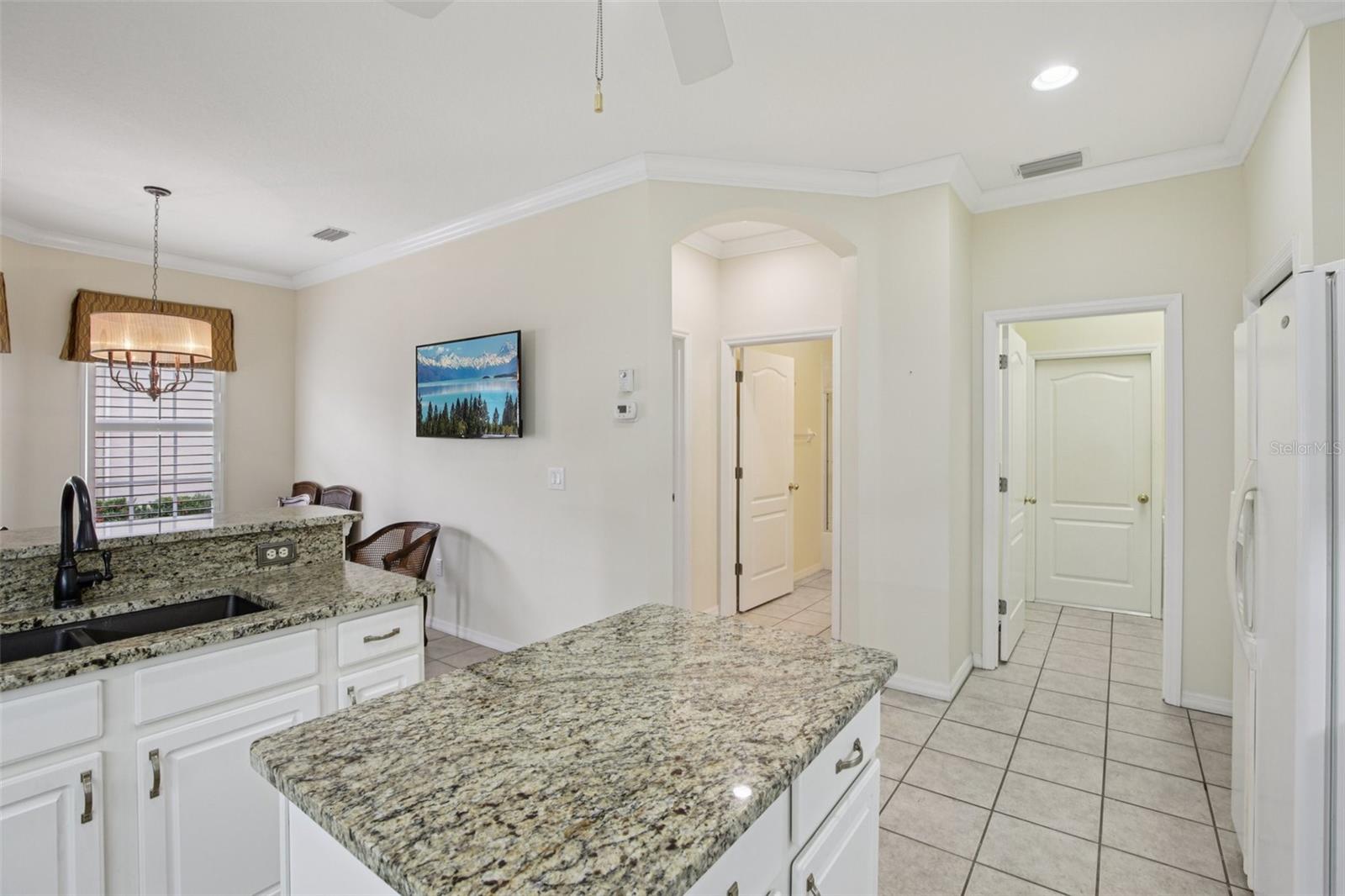 PELICAN POINTE GOLF & COUNTRY CLUB - Residential