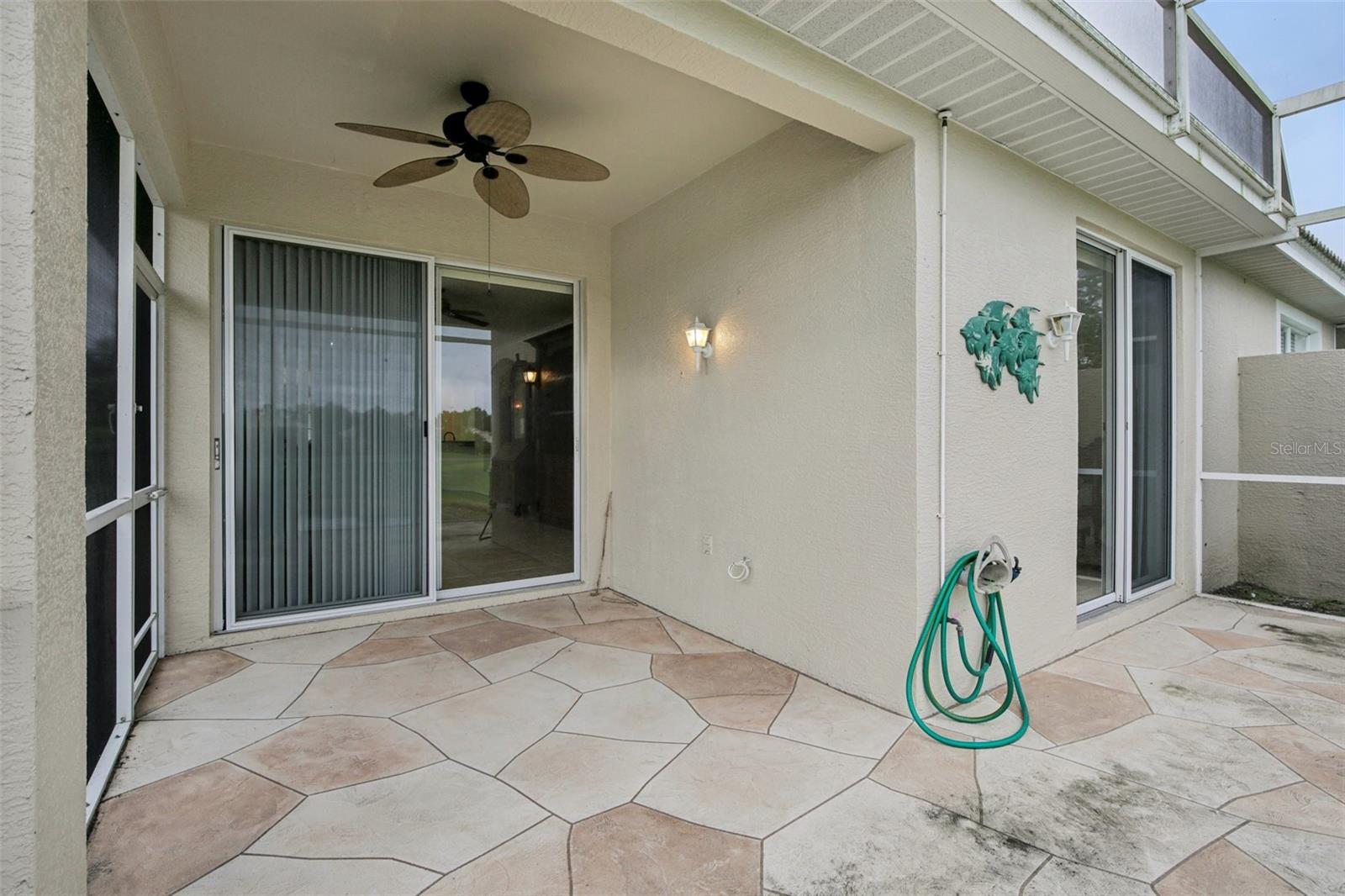 PELICAN POINTE GOLF & COUNTRY CLUB - Residential