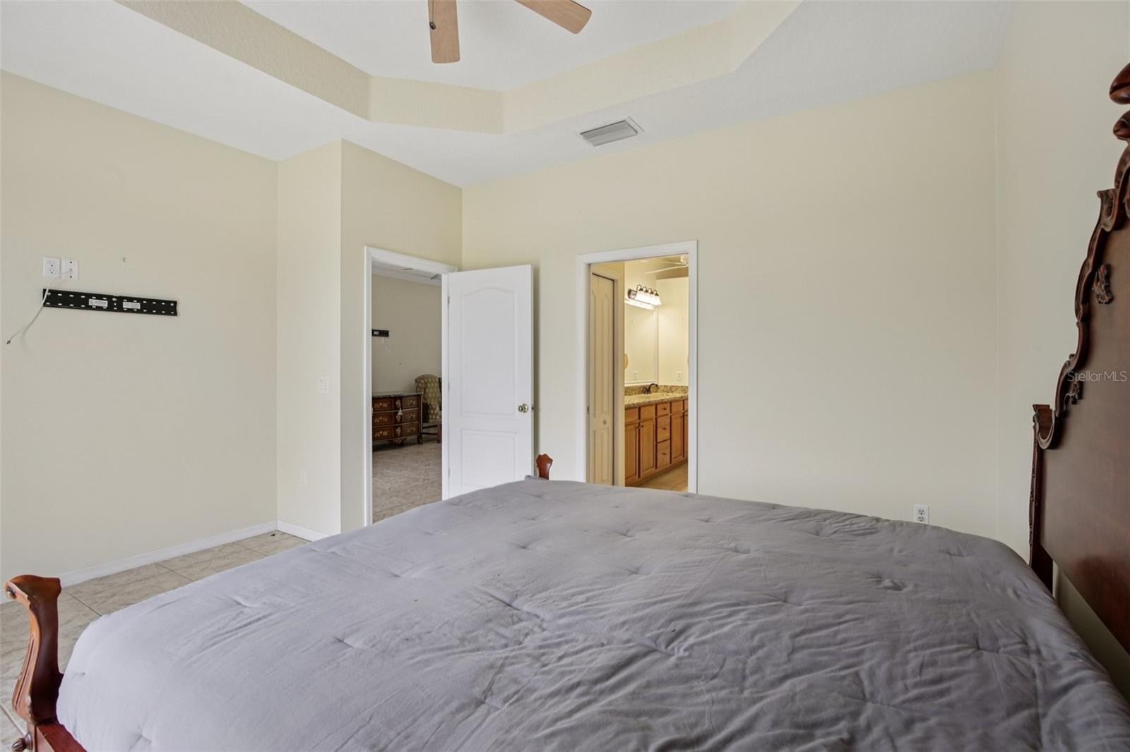 PELICAN POINTE GOLF & COUNTRY CLUB - Residential