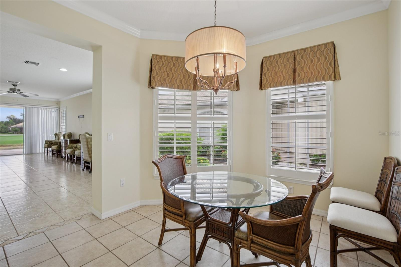 PELICAN POINTE GOLF & COUNTRY CLUB - Residential
