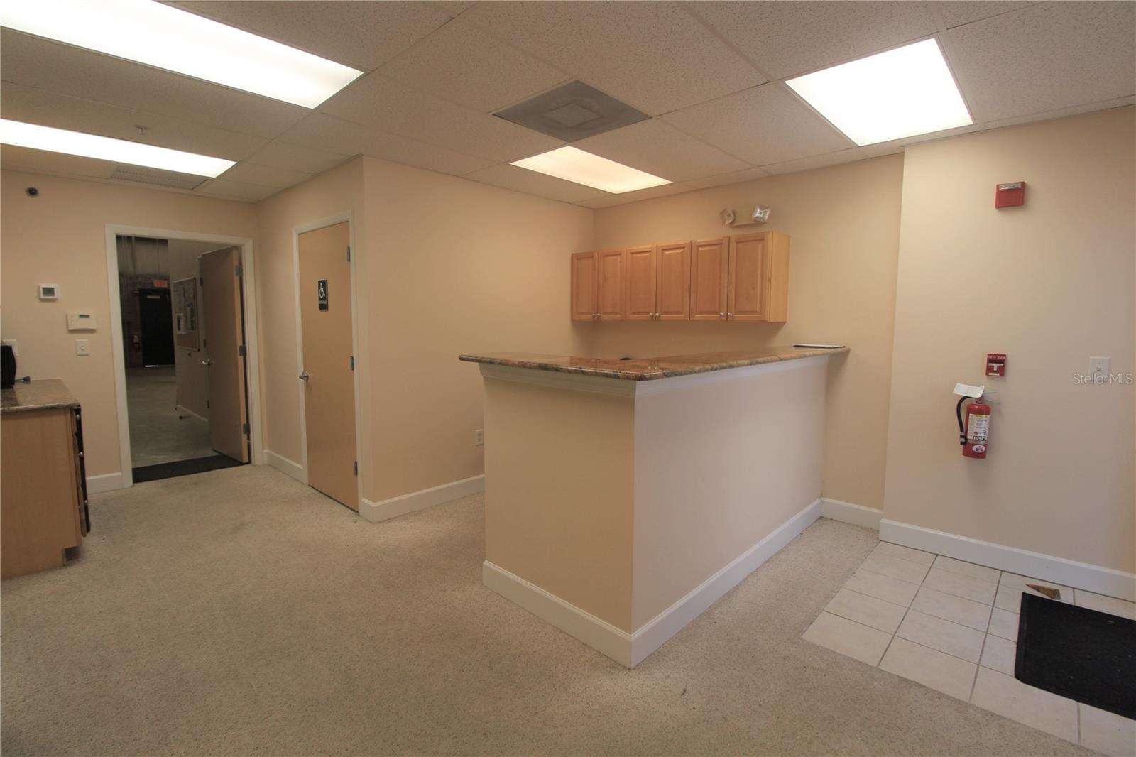 VICTORIA PLAZA - Commercial Lease