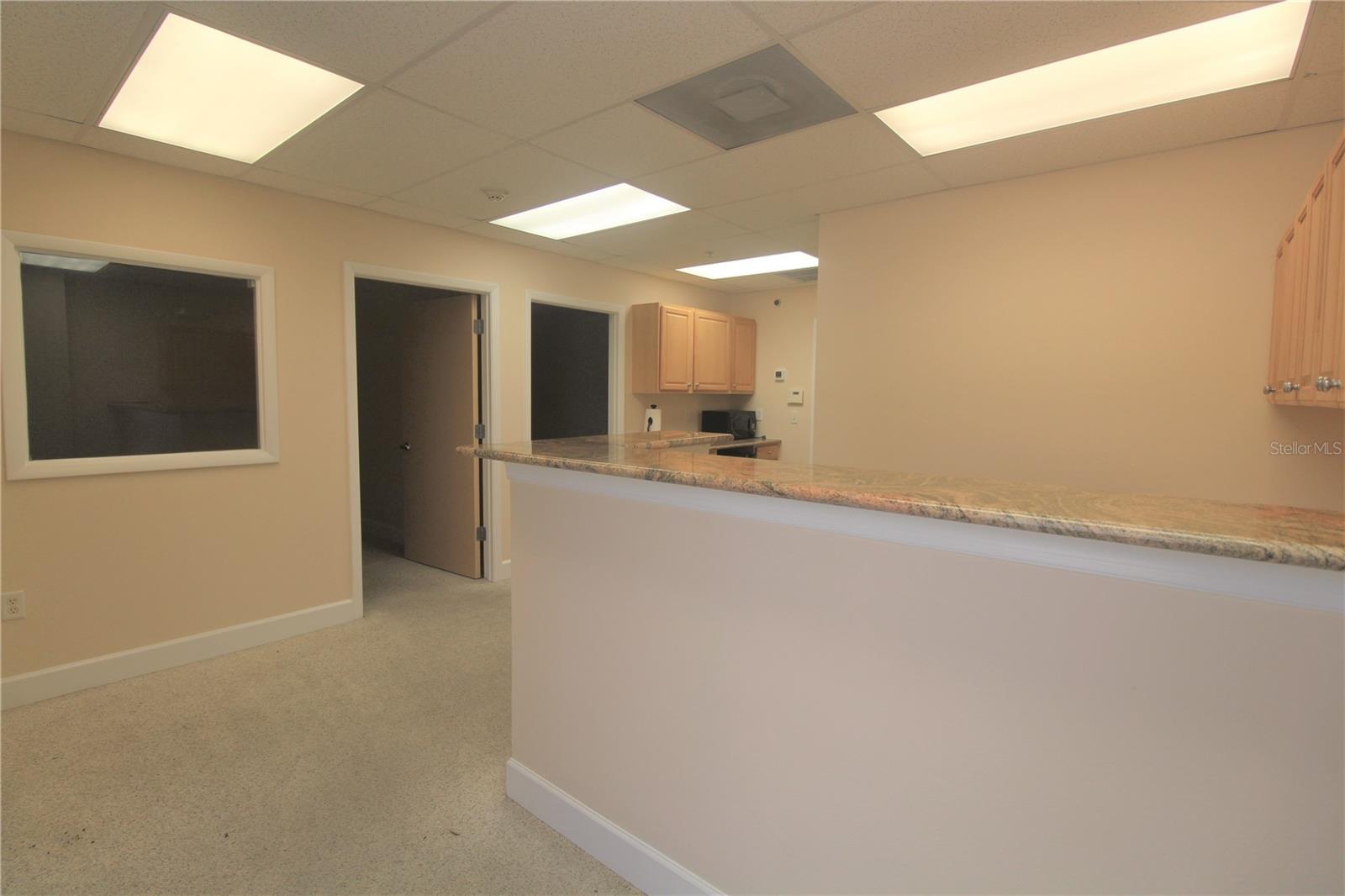 VICTORIA PLAZA - Commercial Lease