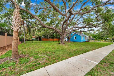 320 BROADWAY DUNEDIN FL 34698