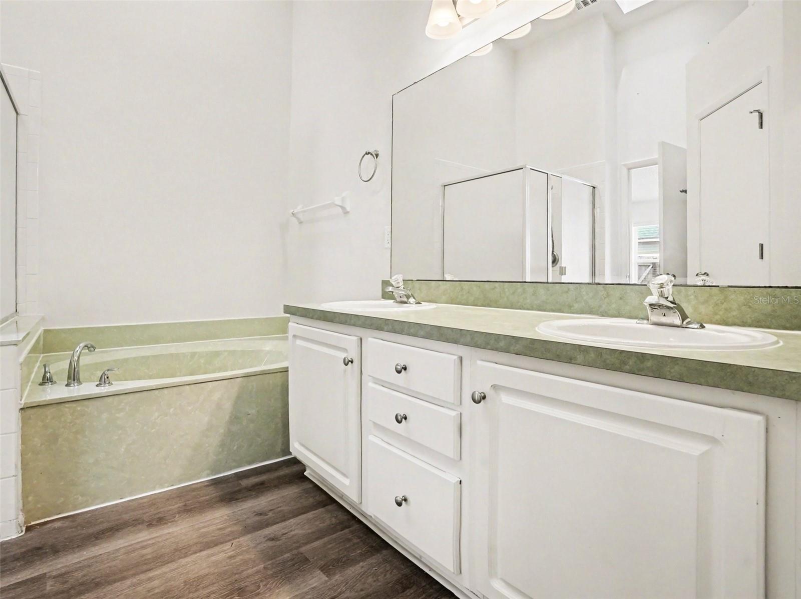 SILVER RIDGE PH 04 - Residential