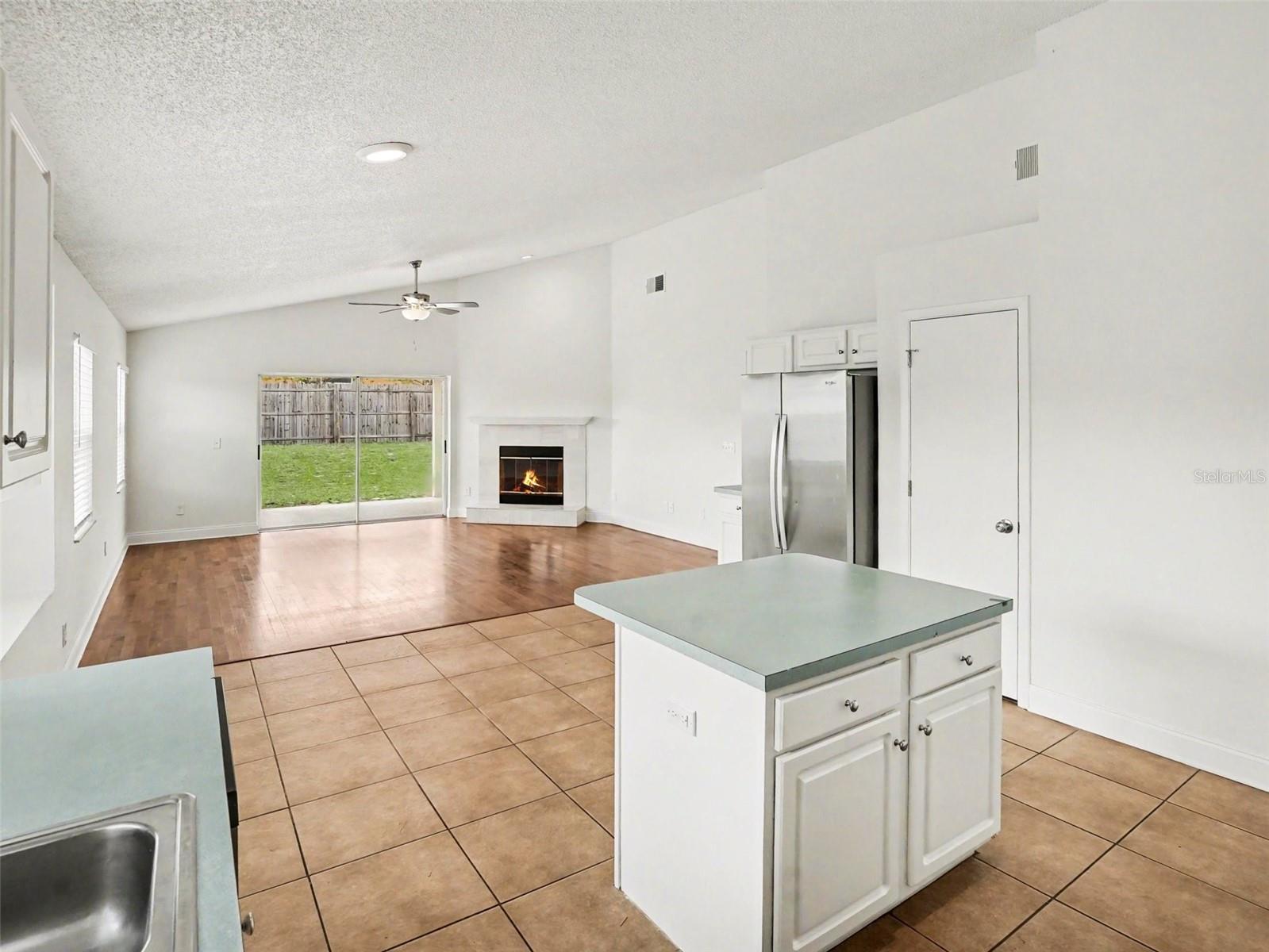 SILVER RIDGE PH 04 - Residential