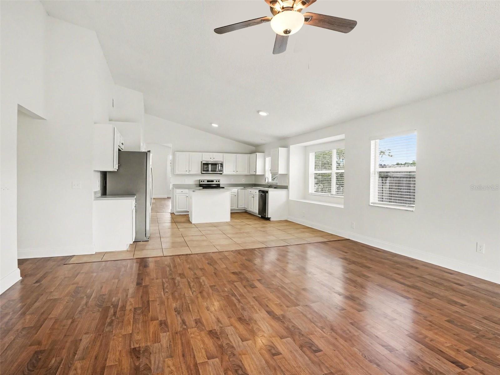 SILVER RIDGE PH 04 - Residential