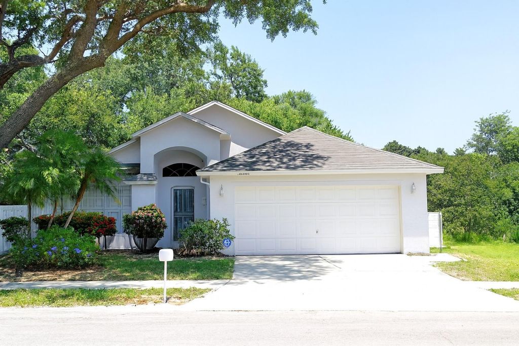 Photo of 1802 Durkee Place, Brandon, FL 33511 (MLS # TB8468897)