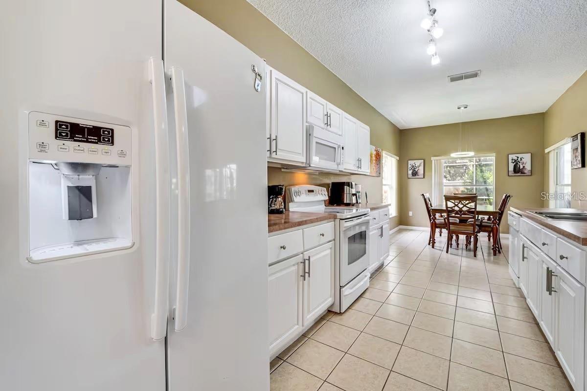 CUMBRIAN LAKES RESORT PH 01 - Residential Lease