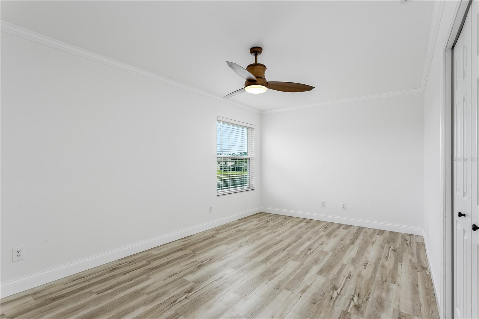 COUNTRY CHASE - Residential