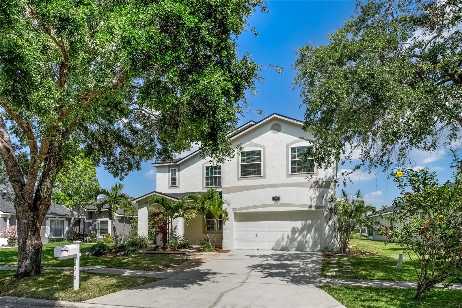COUNTRY CHASE - Residential