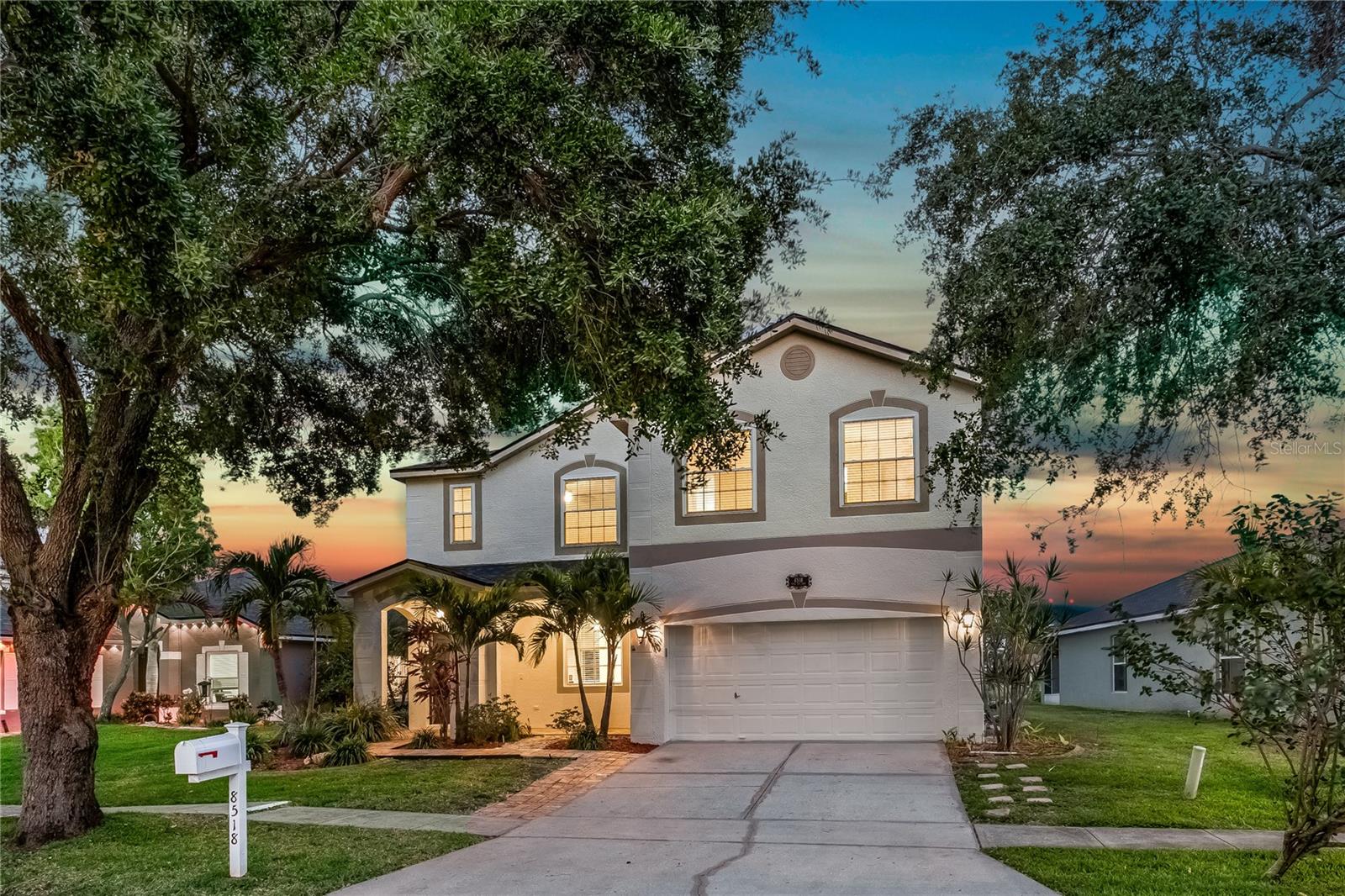 COUNTRY CHASE - Residential