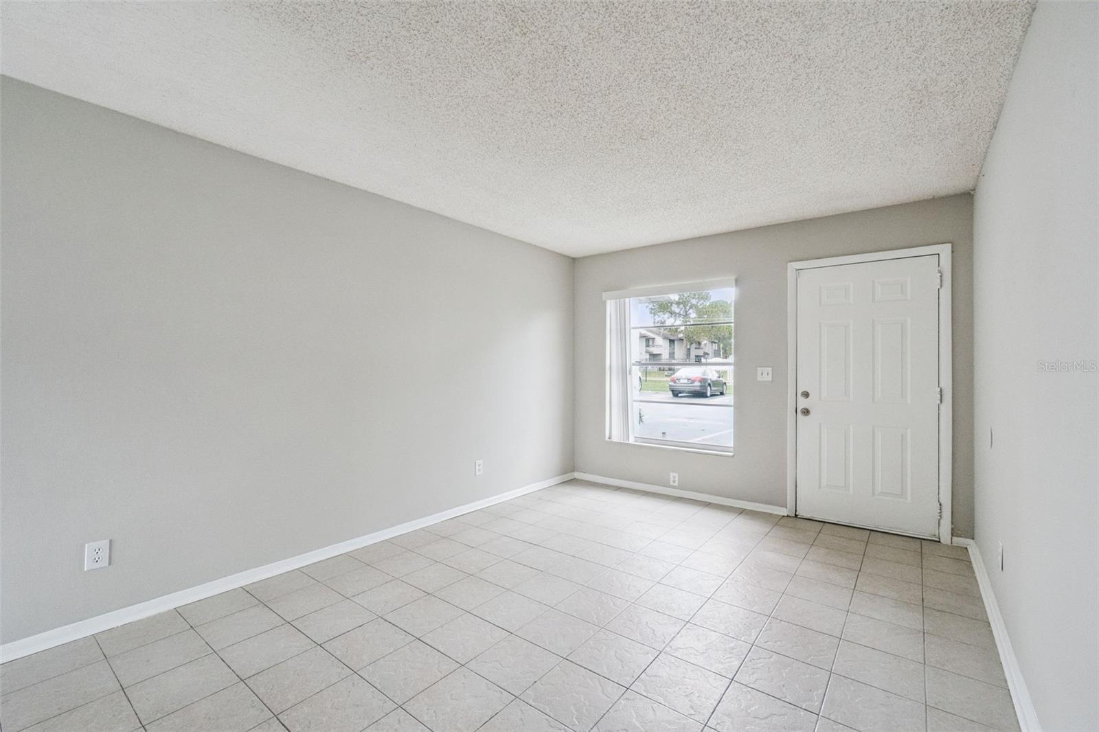 2 LAKE VILLA WAY