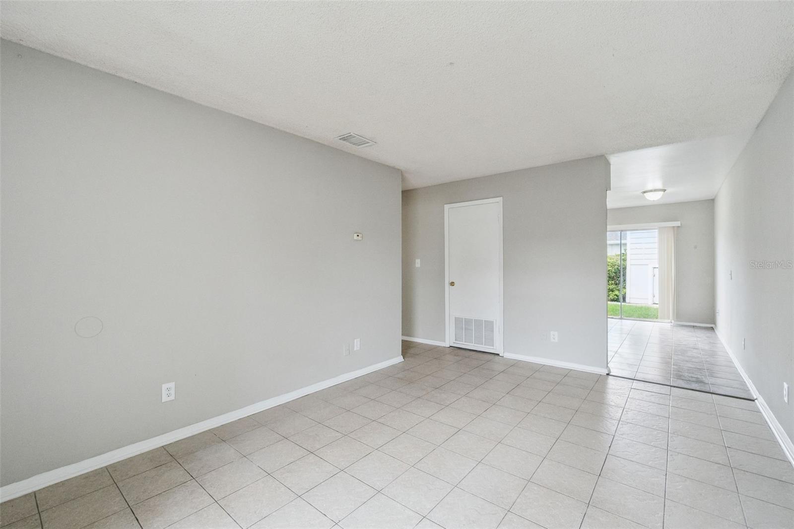 2 LAKE VILLA WAY