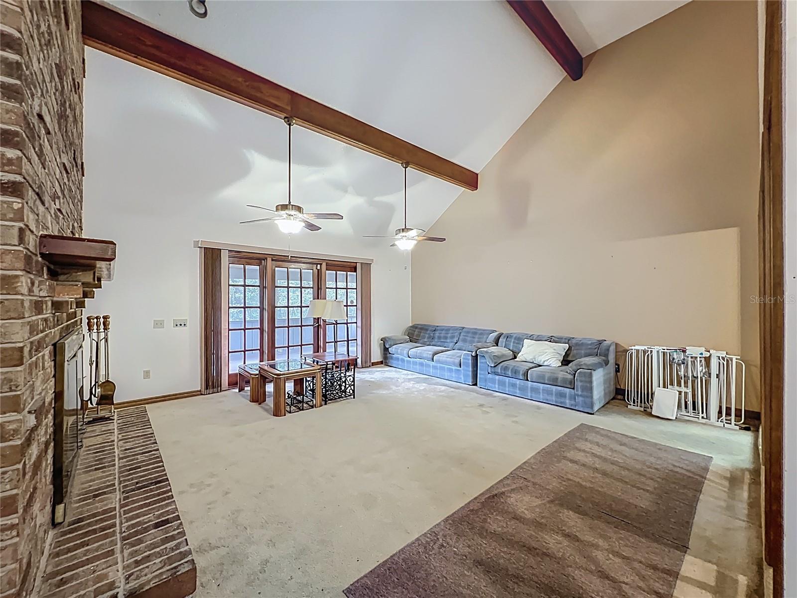 MOUNT PLYMOUTH - Residential