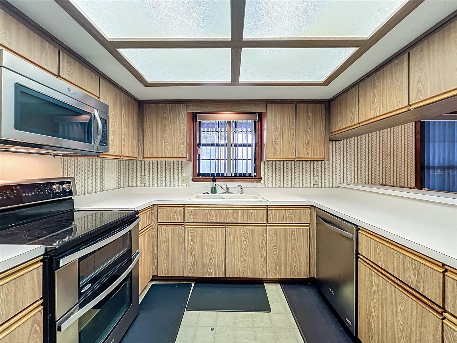 MOUNT PLYMOUTH - Residential