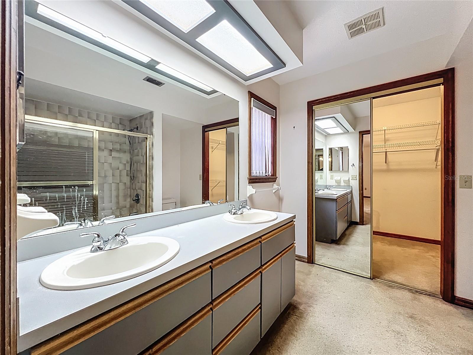 MOUNT PLYMOUTH - Residential