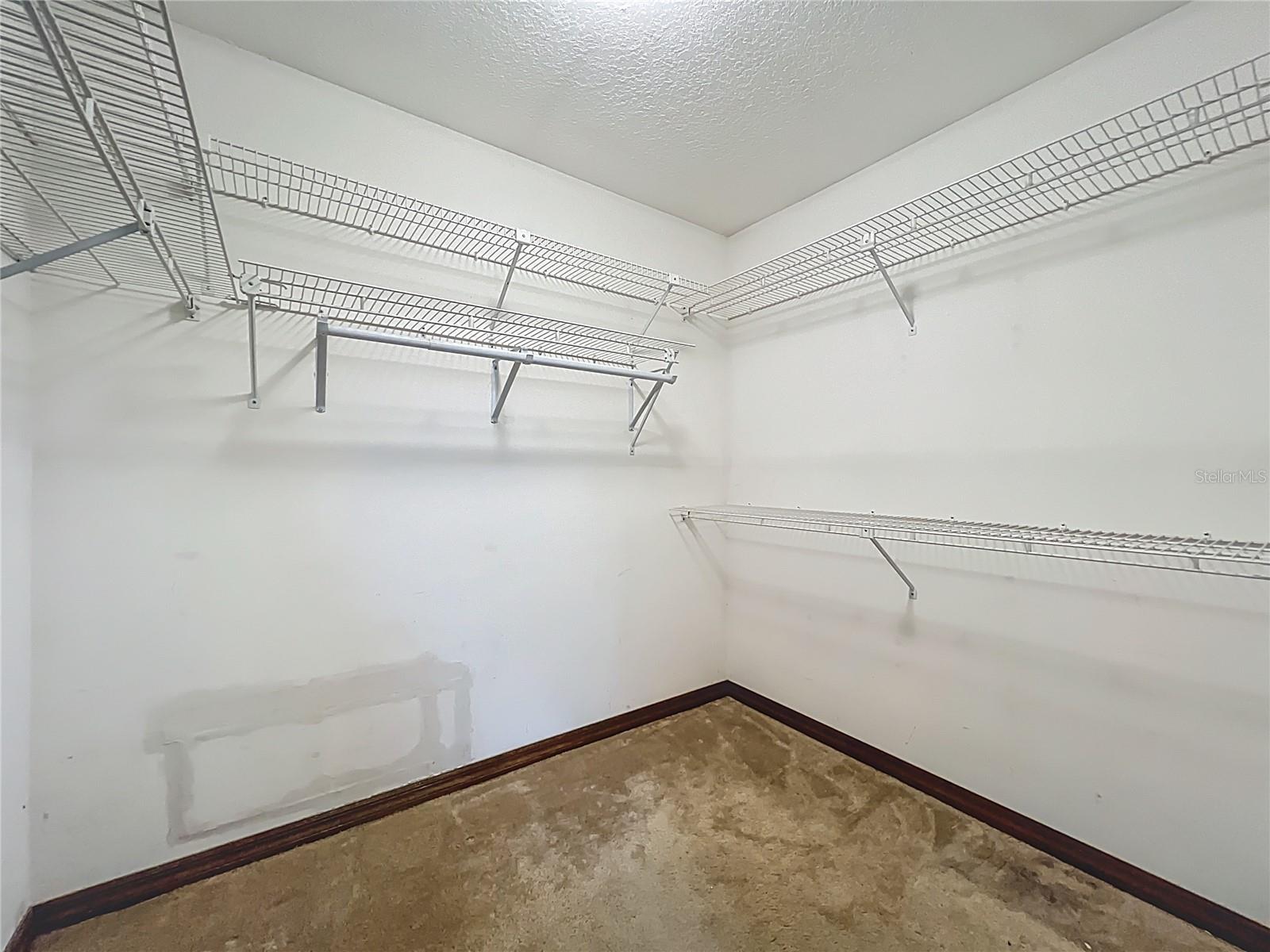 MOUNT PLYMOUTH - Residential