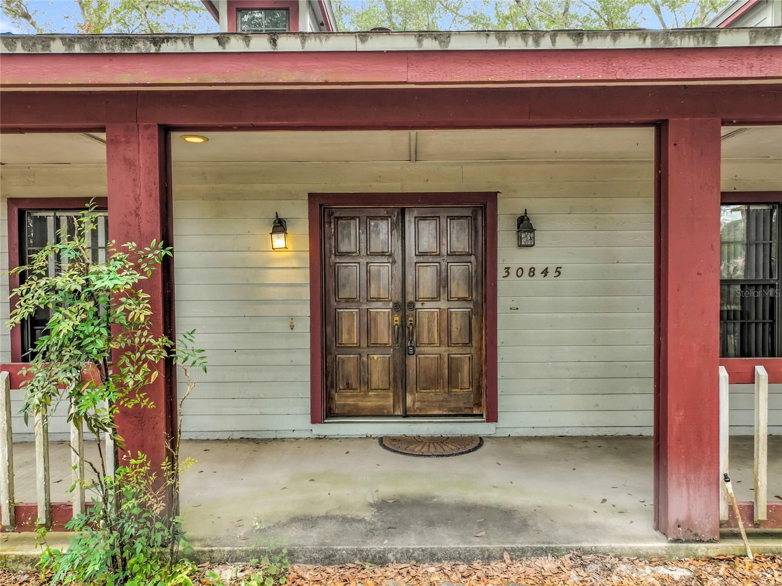 MOUNT PLYMOUTH - Residential