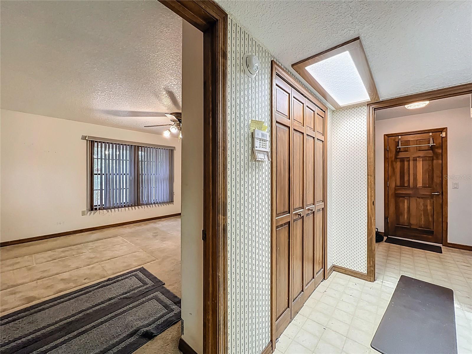 MOUNT PLYMOUTH - Residential