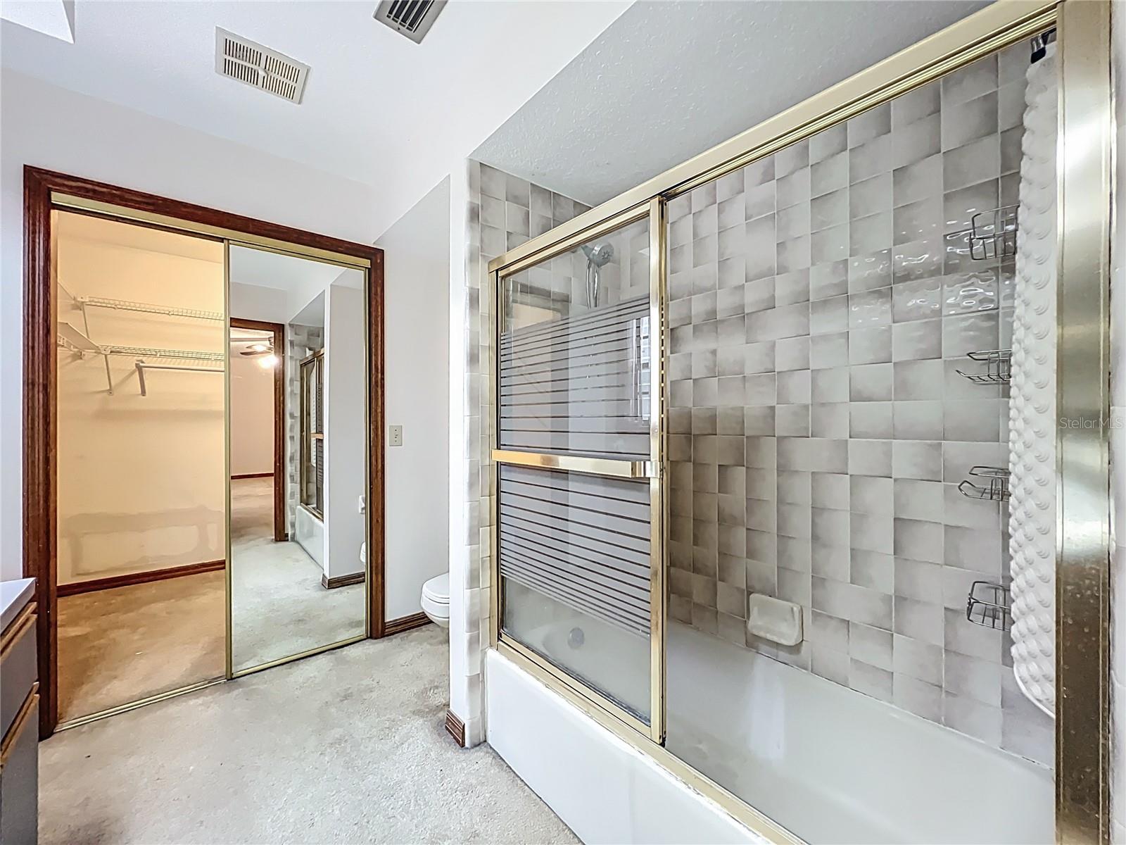 MOUNT PLYMOUTH - Residential