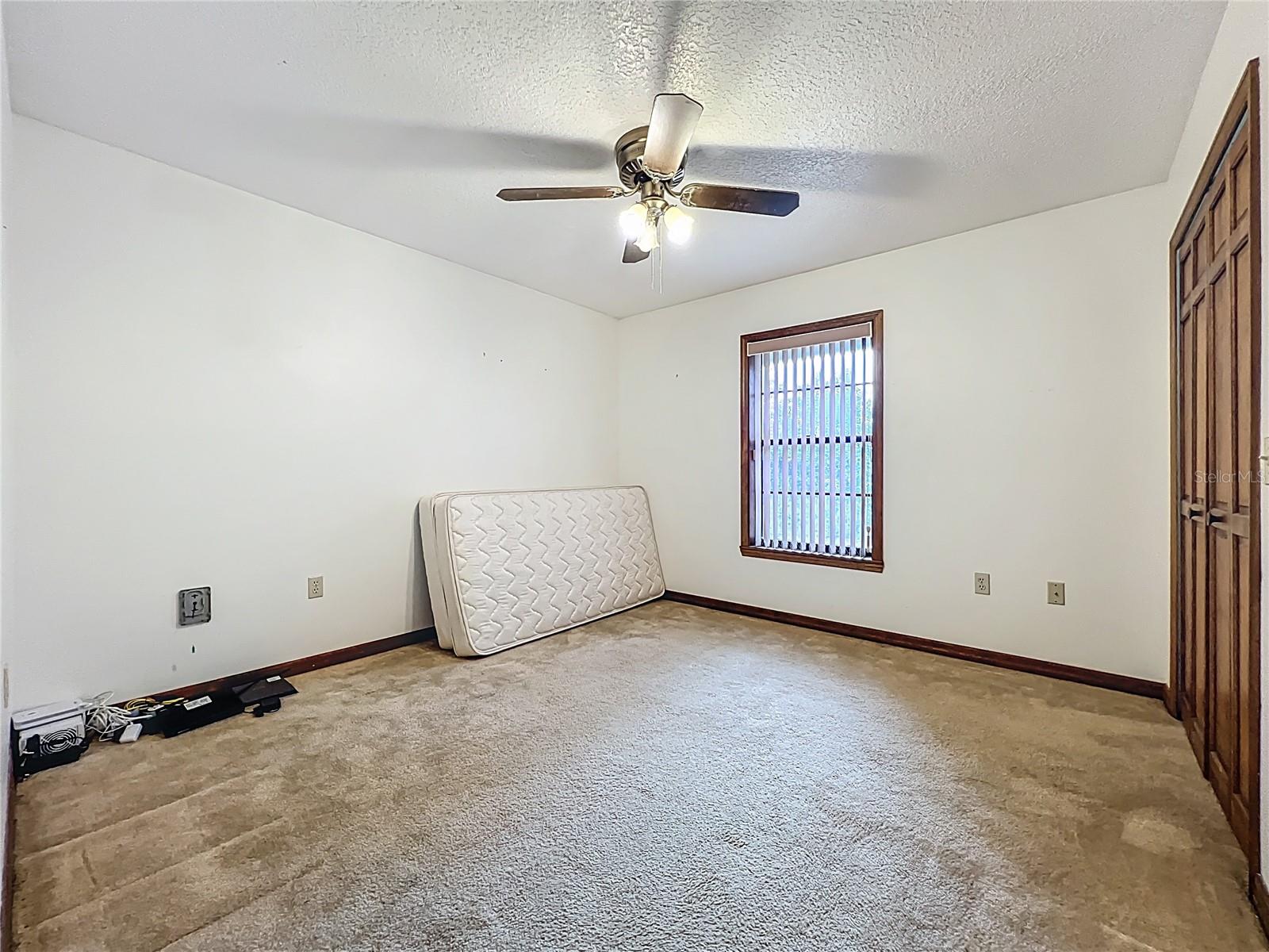 MOUNT PLYMOUTH - Residential