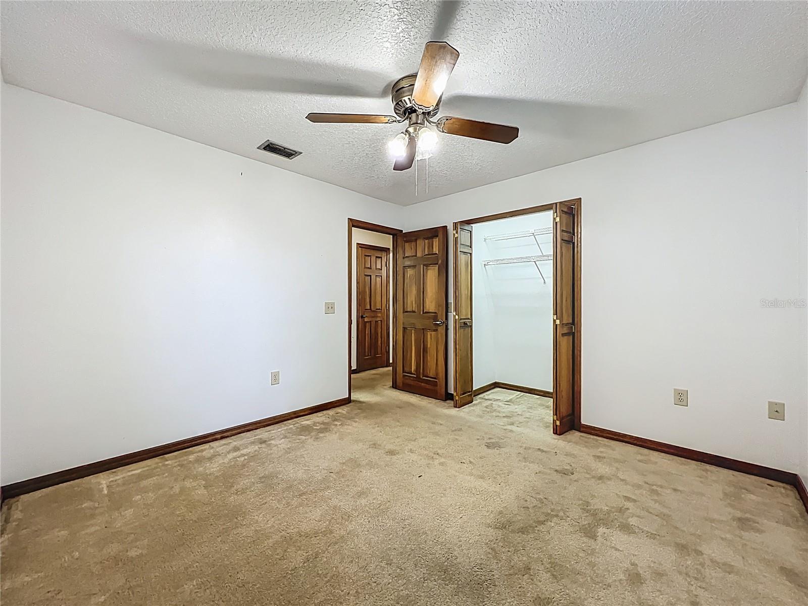 MOUNT PLYMOUTH - Residential