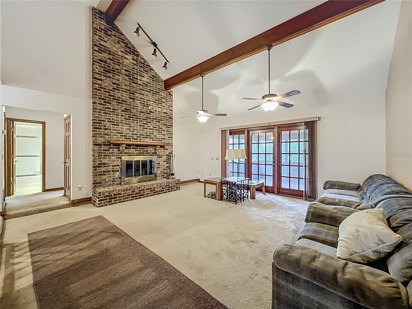 MOUNT PLYMOUTH - Residential