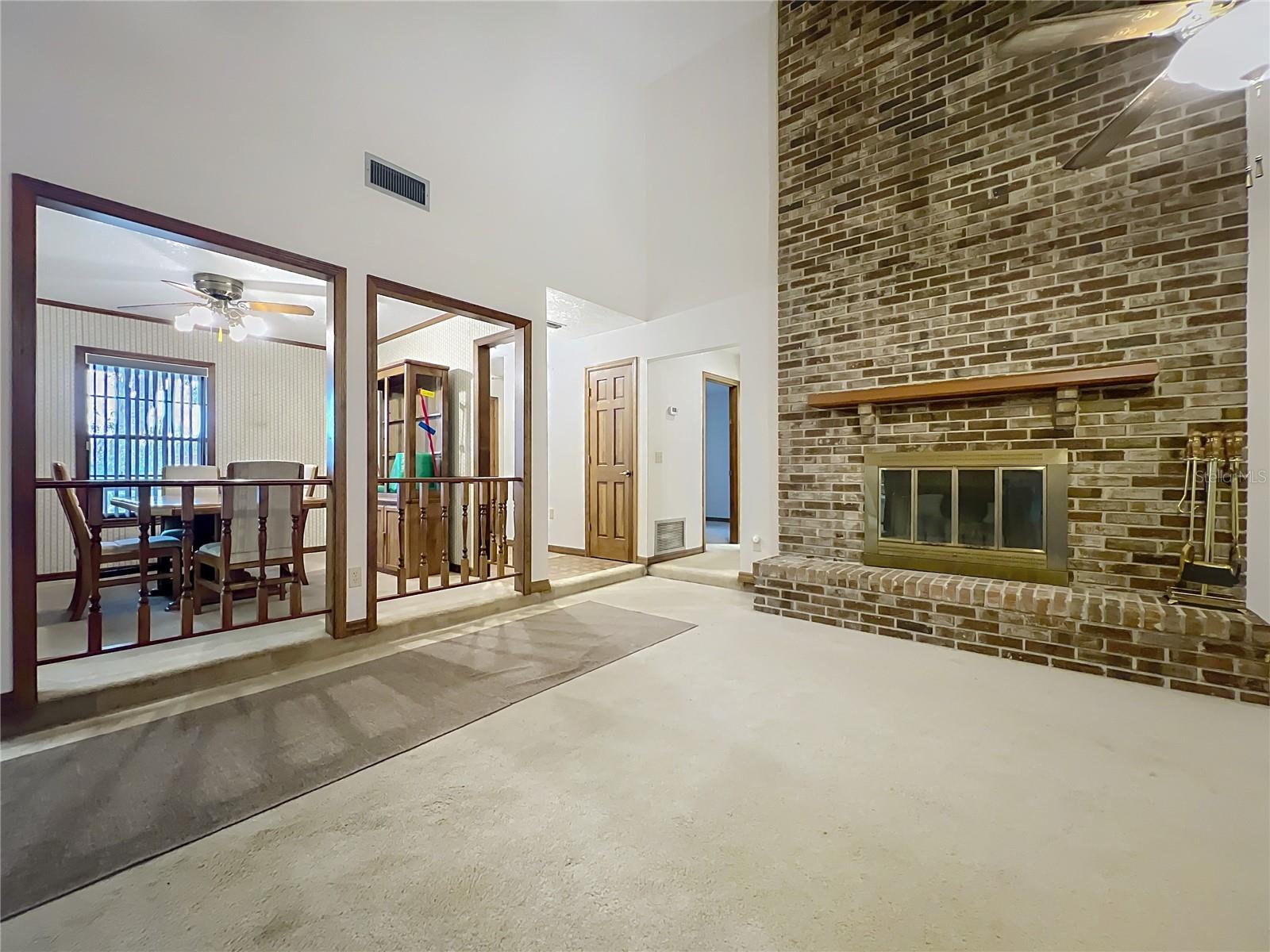 MOUNT PLYMOUTH - Residential