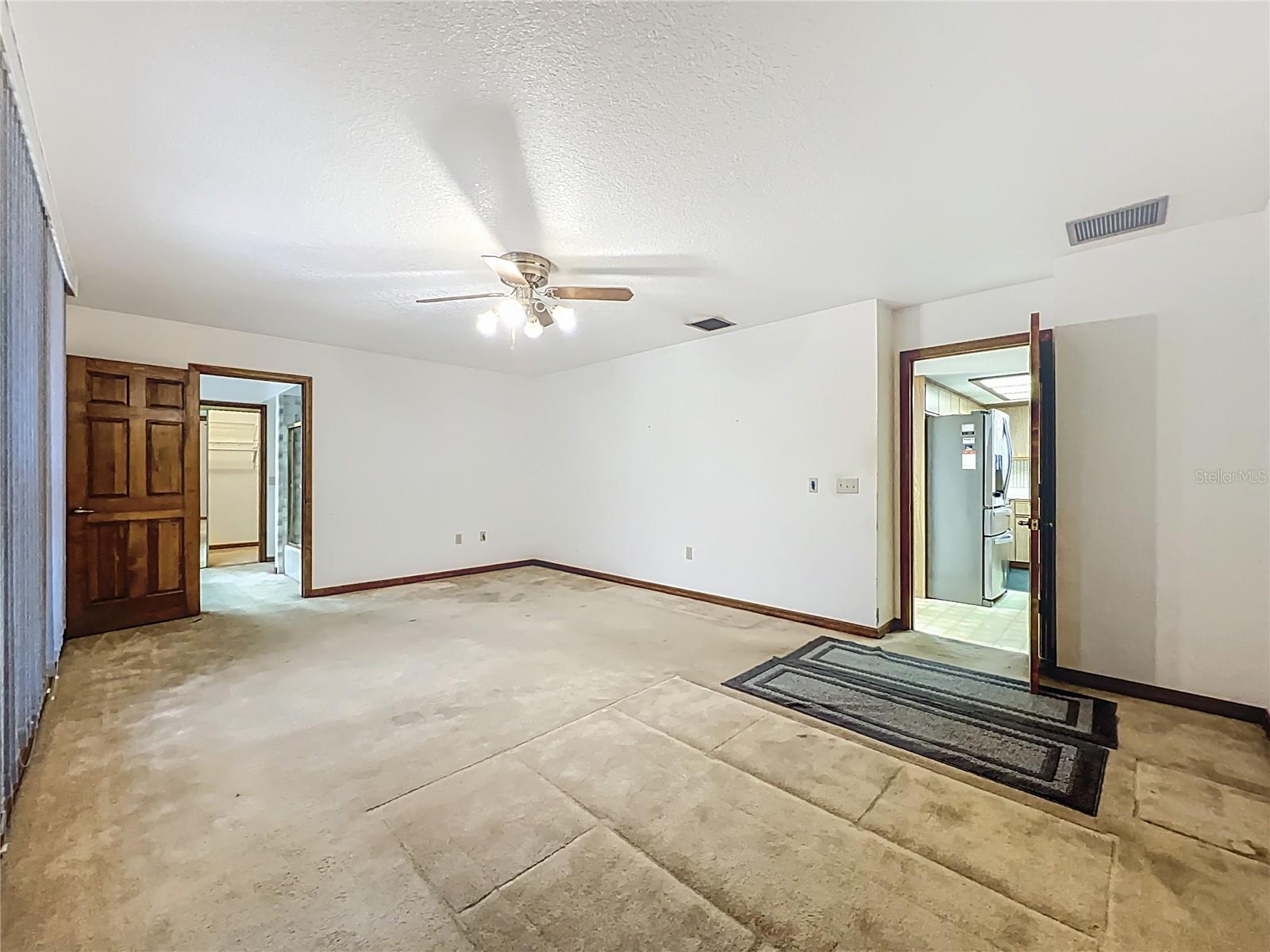 MOUNT PLYMOUTH - Residential