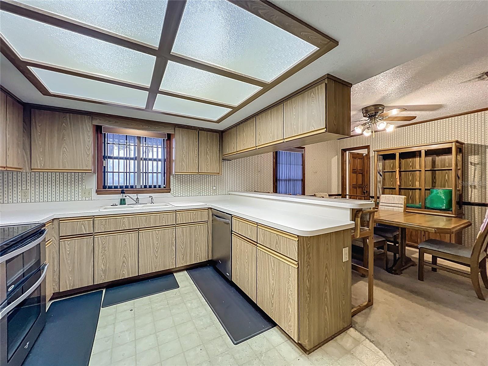 MOUNT PLYMOUTH - Residential