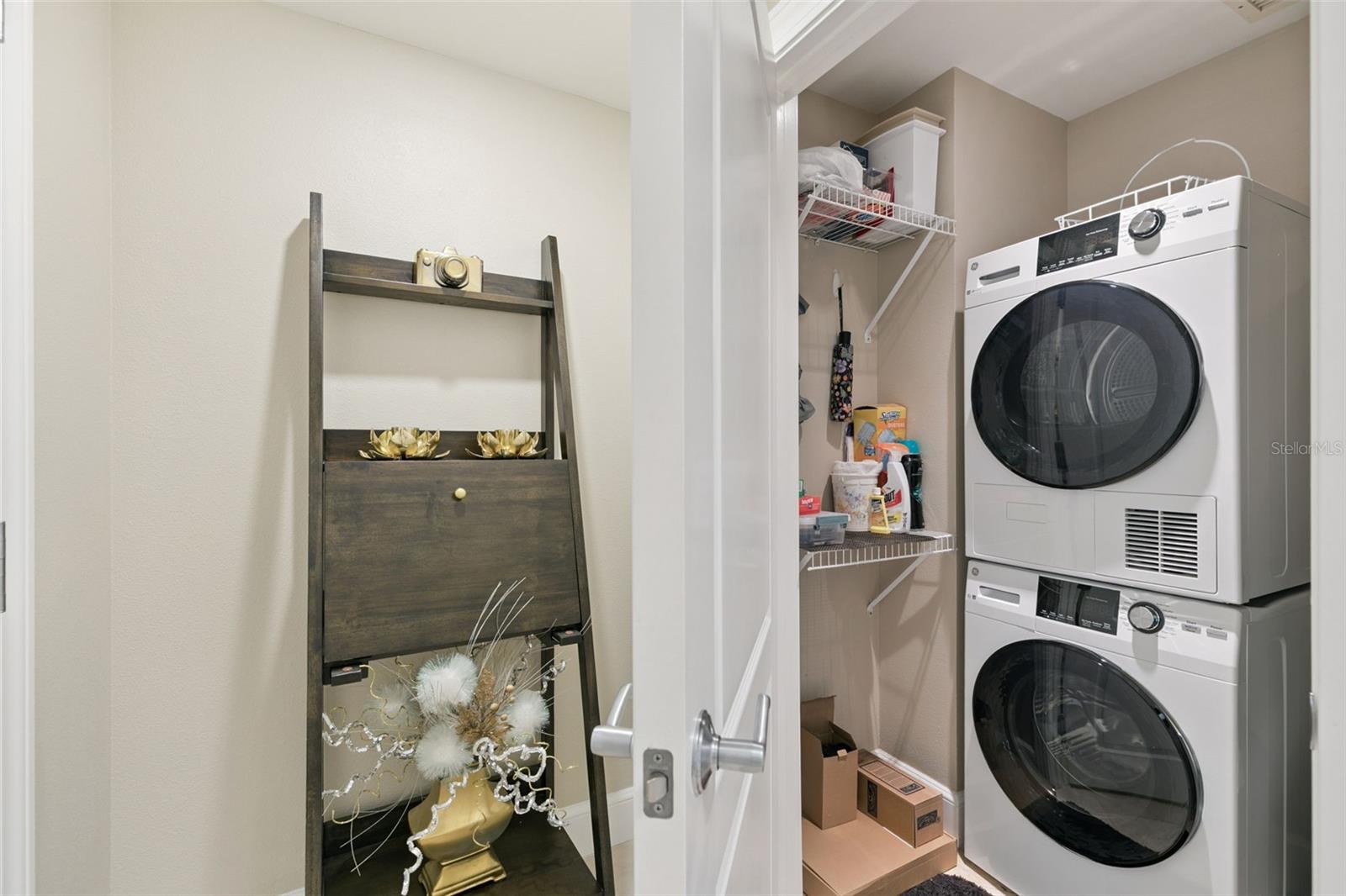 REUNION - Residential